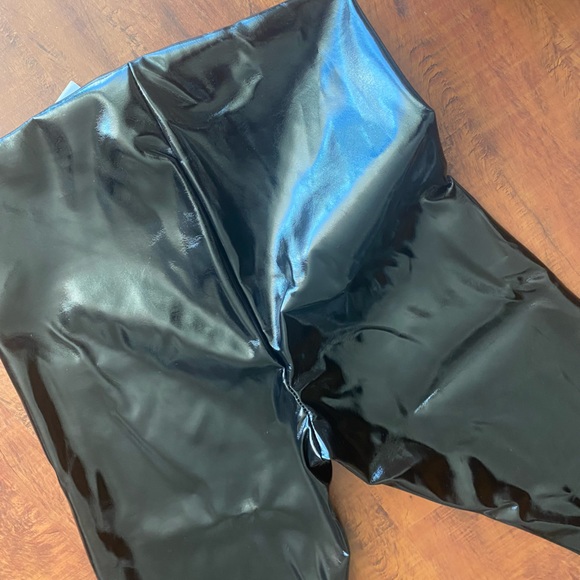 OOKIE & LALA FAUX PATENT LEATHER - Picture 6 of 8